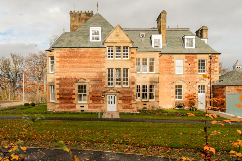 Queen's Craig Property